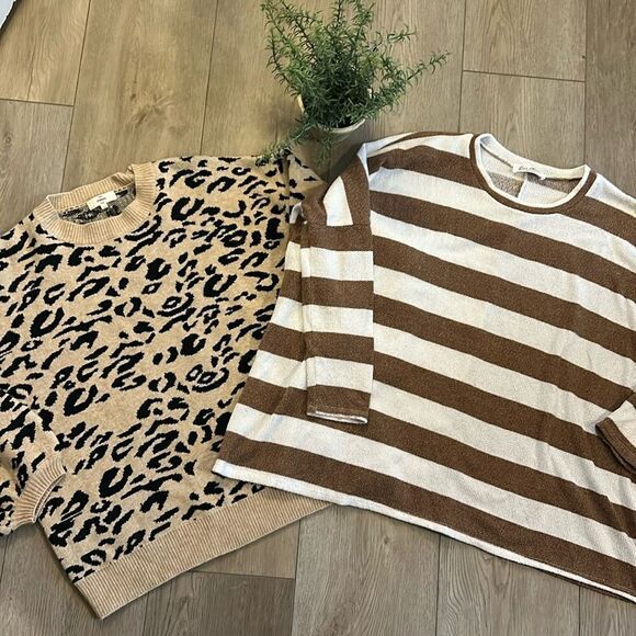 ((2 PIECE)) WOMENS OVERSIZED CASUAL SWEATER BUNDLE LIKE NEW - Picture 1 of 6